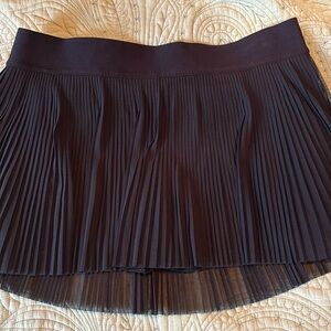 Black Lululemon Mesh Pleats Mid-Rise Mini Tennis Skirt, size 14